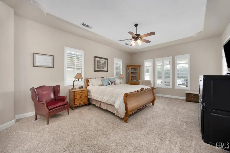 1910 THREE BRIDGES WAY, Bakersfield, CA 93311 - Image #2