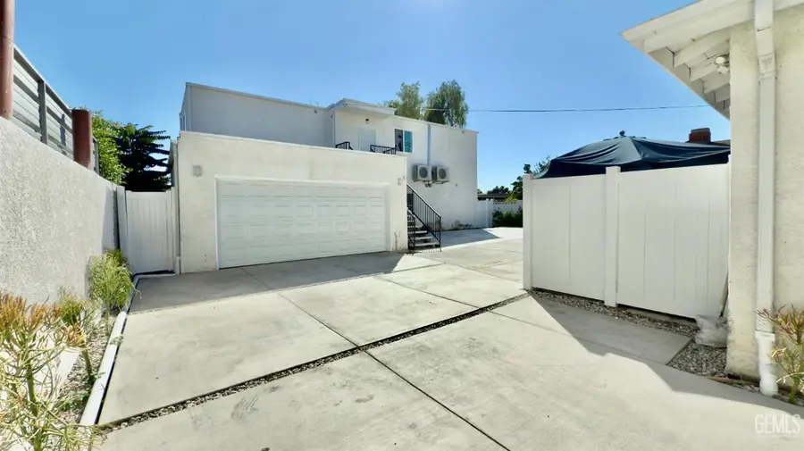 11125 GLENOAKS BOULEVARD, Pacoima, CA 91331 - Image #2