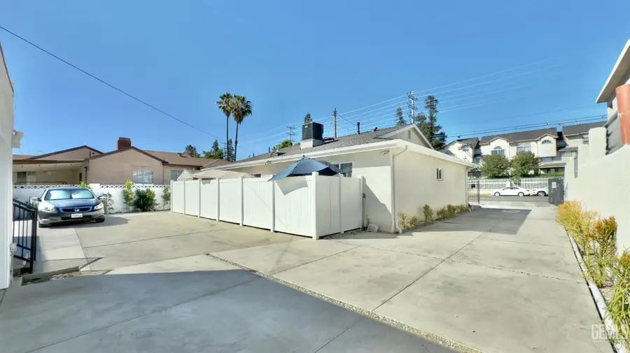 11125 GLENOAKS BOULEVARD, Pacoima, CA 91331 - Image #3