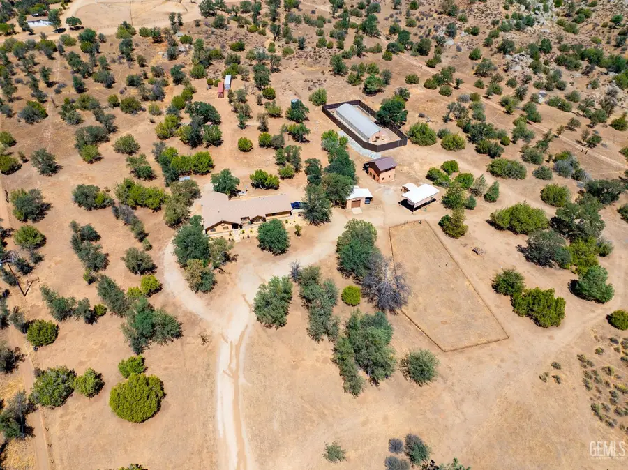 19211 WALKER BASIN ROAD, Caliente, CA 93518 - Image #3