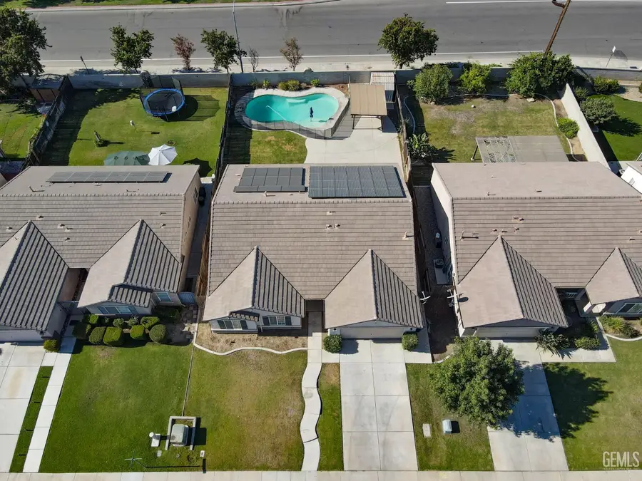 10601 PLEASANT VALLEY DRIVE, Bakersfield, CA 93311 - Image #3