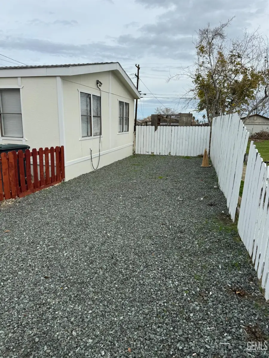 216 EASTERN AVENUE, Taft, CA 93268 - Image #2