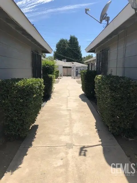 2901 S CHESTER AVENUE, Bakersfield, CA 93304