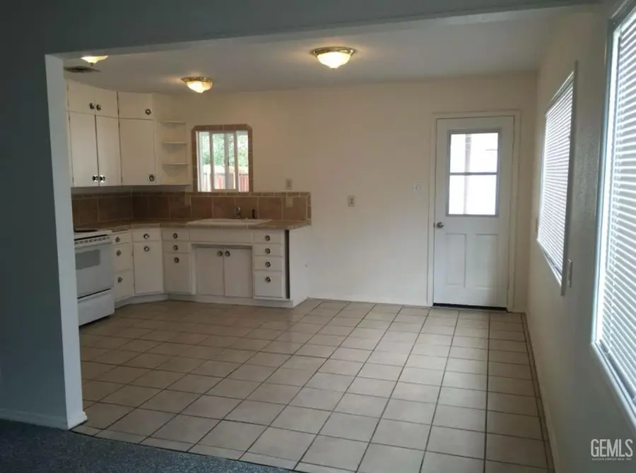 728 BENNETT STREET, Ridgecrest, CA 93555 - Image #3