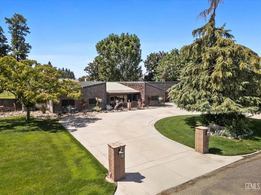 16451 BARTON LANE, Bakersfield, CA 93314 - Image #2