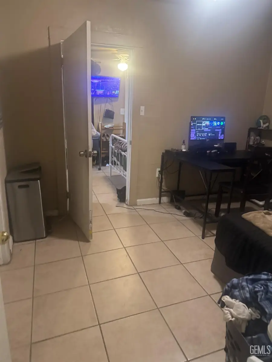 1522 WEST DRIVE, Bakersfield, CA 93304 - Image #2