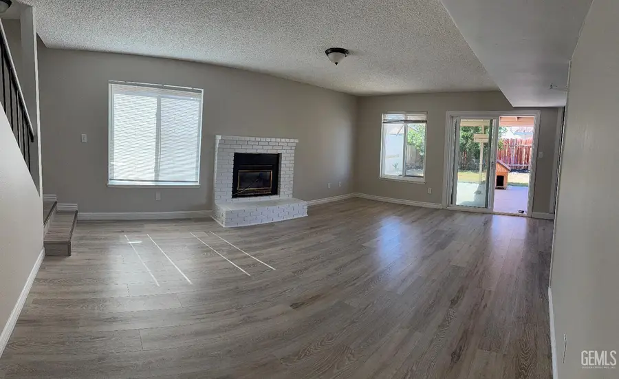 1304 CANYON COURT, Bakersfield, CA 93307 - Image #3