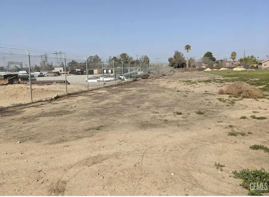 5901 MILLS DRIVE, Bakersfield, CA 93306 - Image #3