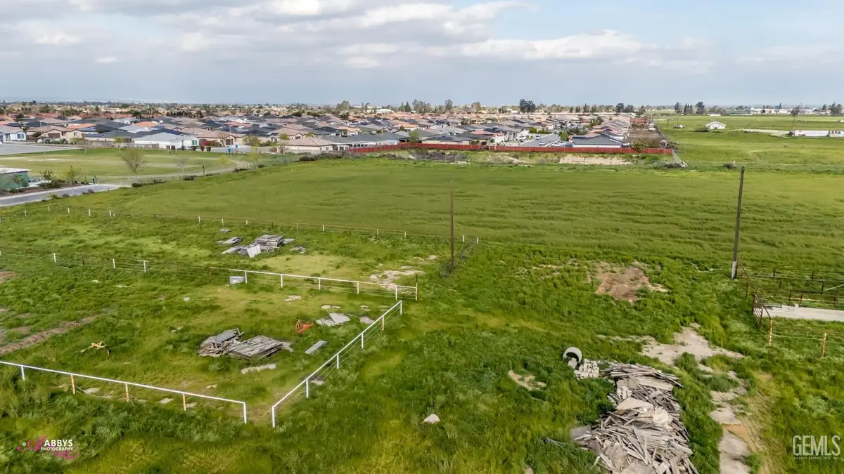 3044 EMERSON WAY, Bakersfield, CA 93313 - Image #1