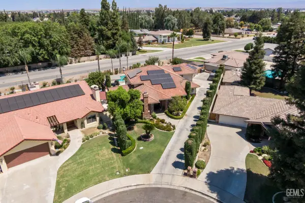 7704 JILL JEAN AVENUE, Bakersfield, CA 93308