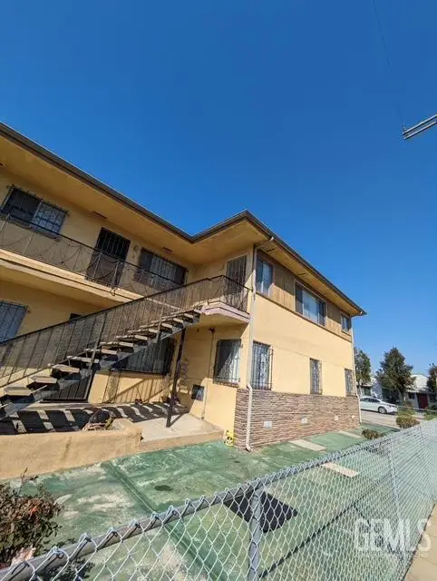 3305 W 21ST STREET, Los Angeles, CA 90018