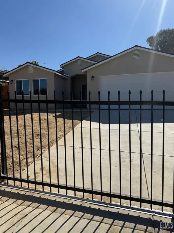 2216 ROBINSON STREET, Bakersfield, CA 93305