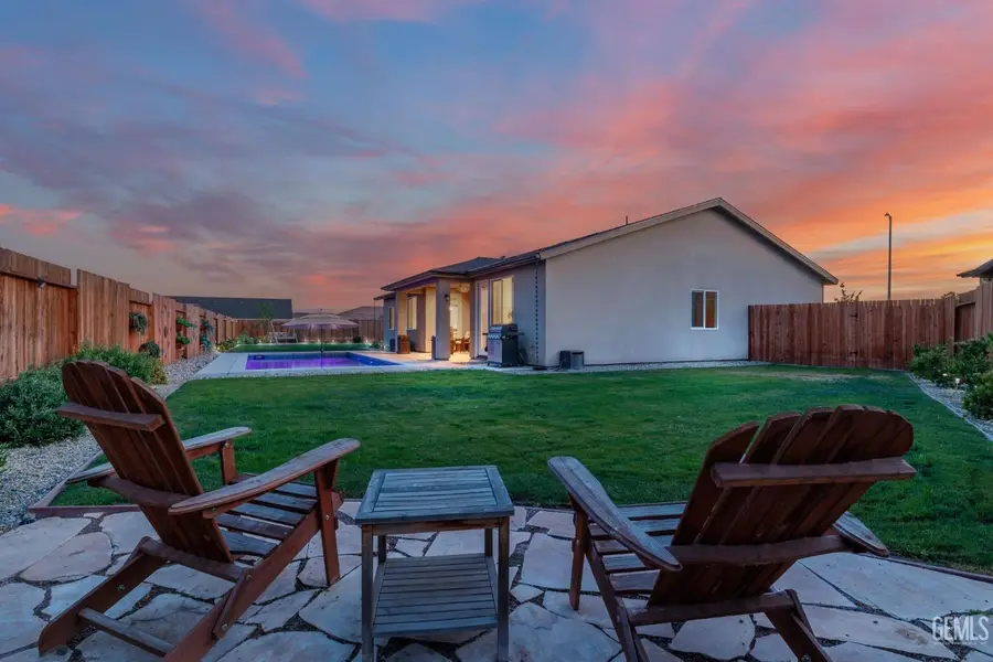 7702 CANYON TRAIL AVENUE, Bakersfield, CA 93313 - Image #2