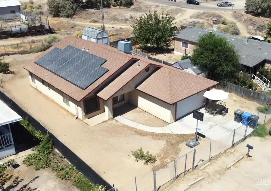 505 LIERLY AVENUE, Taft, CA 93268 - Image #2