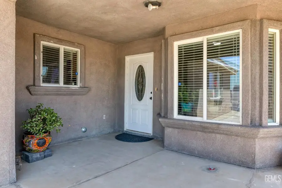 5234 CORONADO ST WEST, Bakersfield, CA 93314 - Image #2