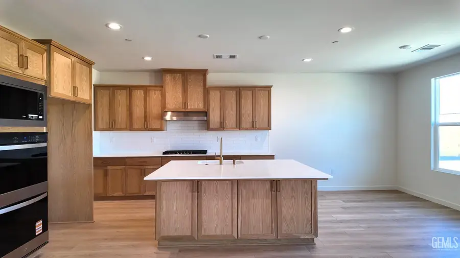 16720 MUSCATINE LANE, Bakersfield, CA 93314 - Image #3