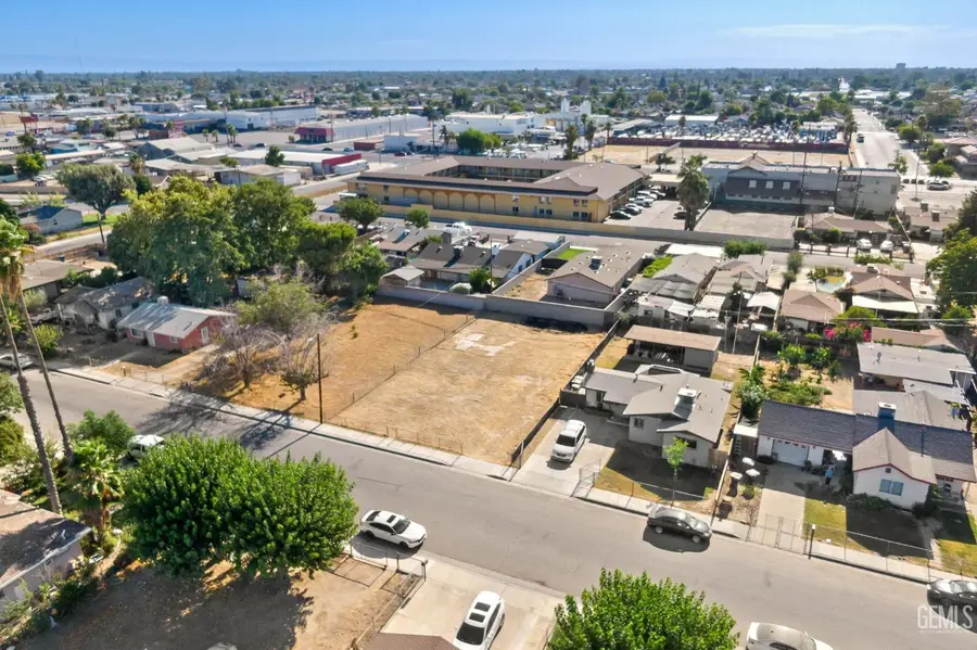 210 WOOD STREET, Bakersfield, CA 93307 - Image #3