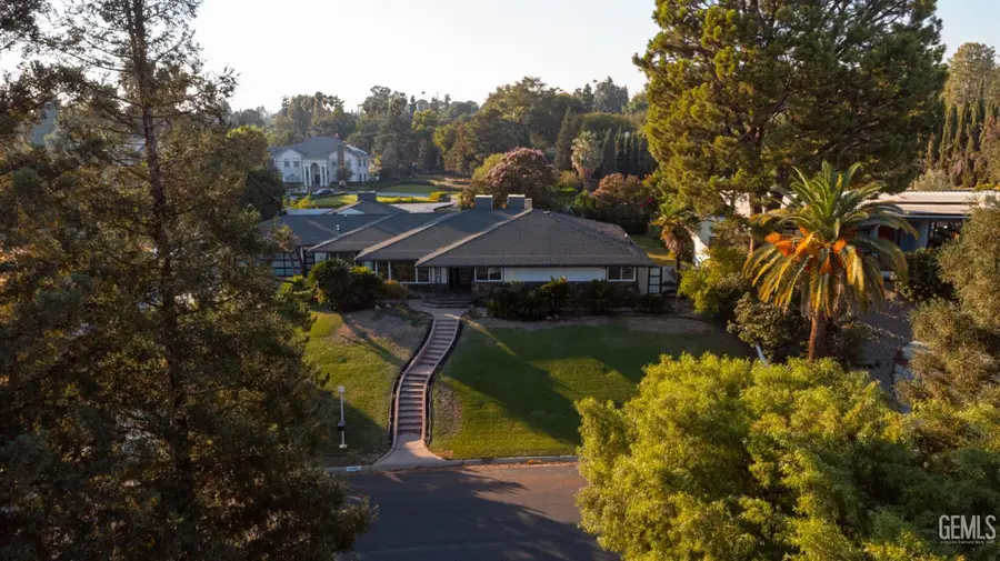 3946 CLAREMONT DRIVE, Bakersfield, CA 93306 - Image #3