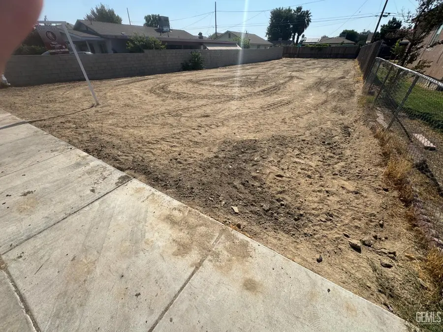 3421 OLIVER STREET, Bakersfield, CA 93307 - Image #2