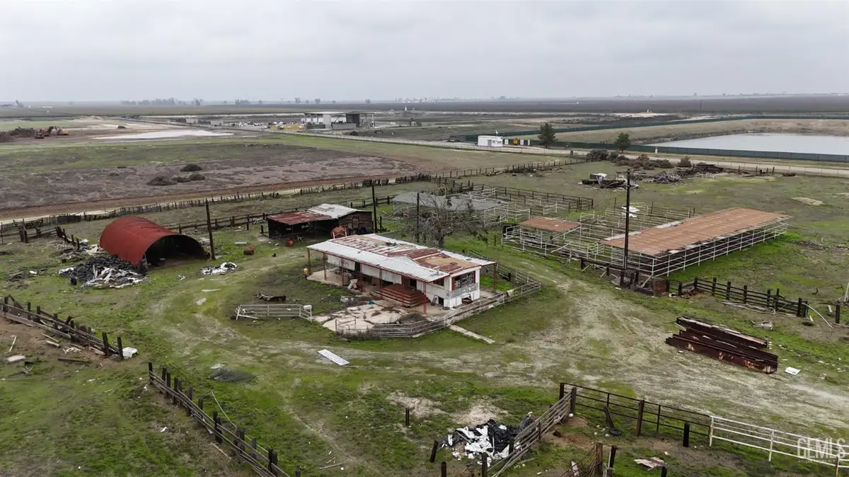 11237 STRADLEY AVENUE, Delano, CA 93215 - Image #1