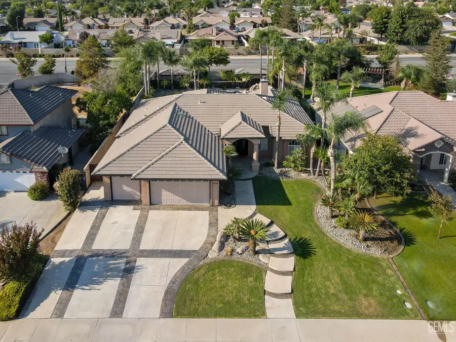 11016 BELLFOUNDER DRIVE, Bakersfield, CA 93312 - Image #2
