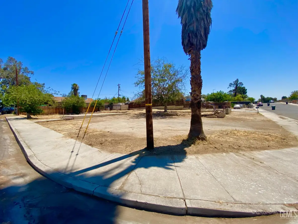 1102 GRACE STREET, Bakersfield, CA 93305 - Image #1