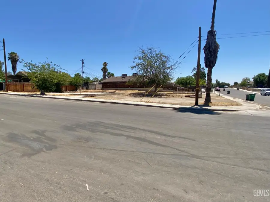 1102 GRACE STREET, Bakersfield, CA 93305 - Image #2