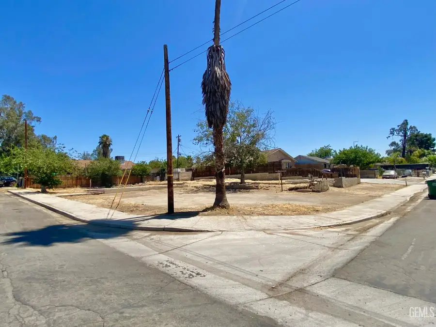 1102 GRACE STREET, Bakersfield, CA 93305 - Image #3