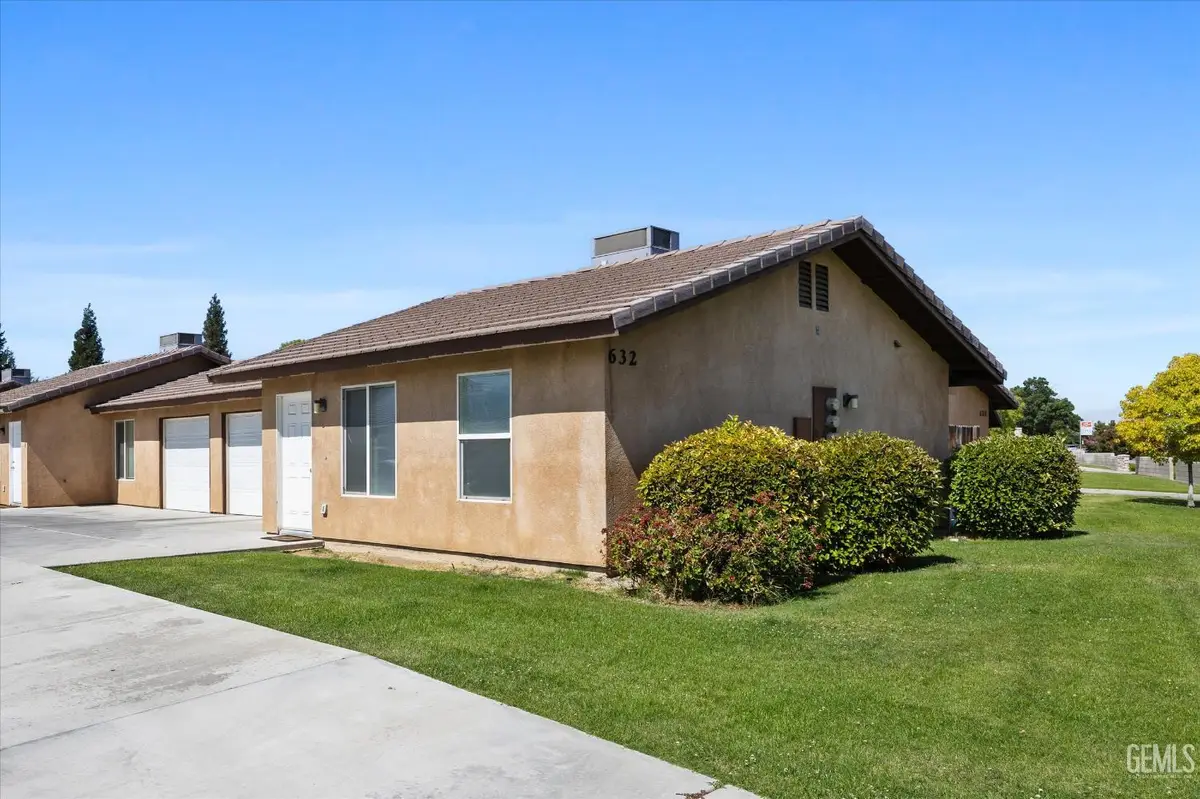 632 W DAY AVENUE, Bakersfield, CA 93308 - Image #1