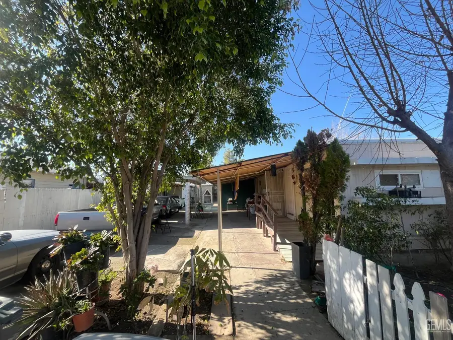 207 FILLMORE STREET, Taft, CA 93268 - Image #2