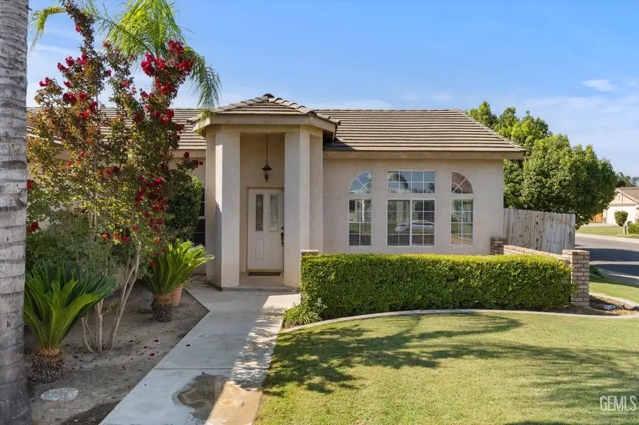 10815 DAPPLE WAY, Bakersfield, CA 93312 - Image #3