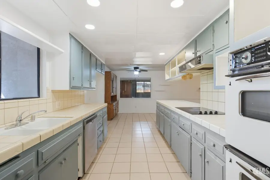 2504 OLMO COURT, Bakersfield, CA 93309 - Image #3