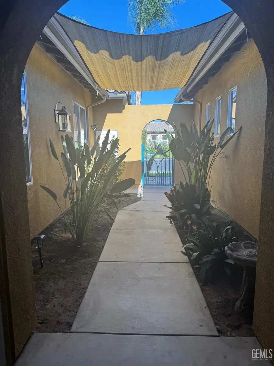 5011 PELICAN HILL DRIVE, Bakersfield, CA 93312 - Image #3