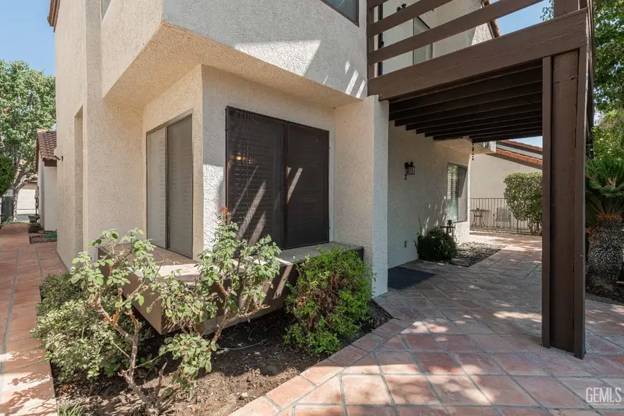 2600 BARRINGTON STREET #2, Bakersfield, CA 93309 - Image #2