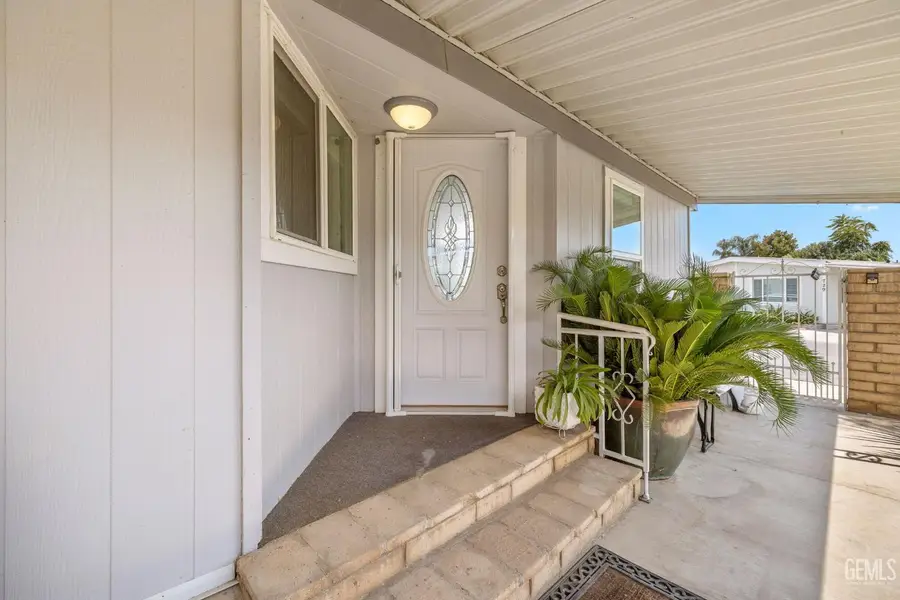 728 UNDERWOOD COURT, Bakersfield, CA 93301 - Image #2