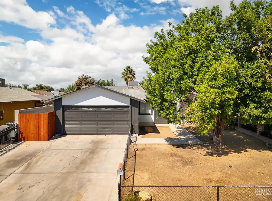 1040 IRIS STREET, Wasco, CA 93280 - Image #2