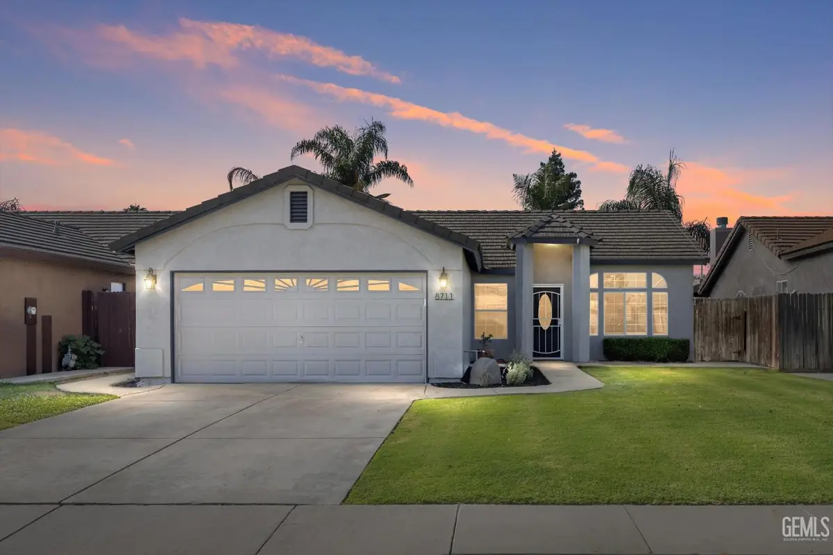 8711 HOODSPORT AVENUE, Bakersfield, CA 93312 - Image #1
