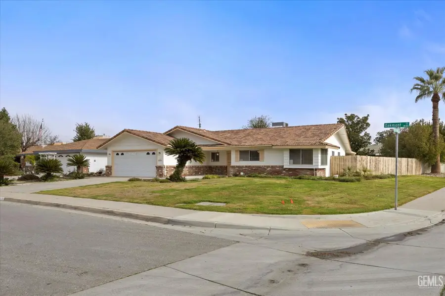 112 OAKMONT DRIVE, Bakersfield, CA 93309 - Image #2