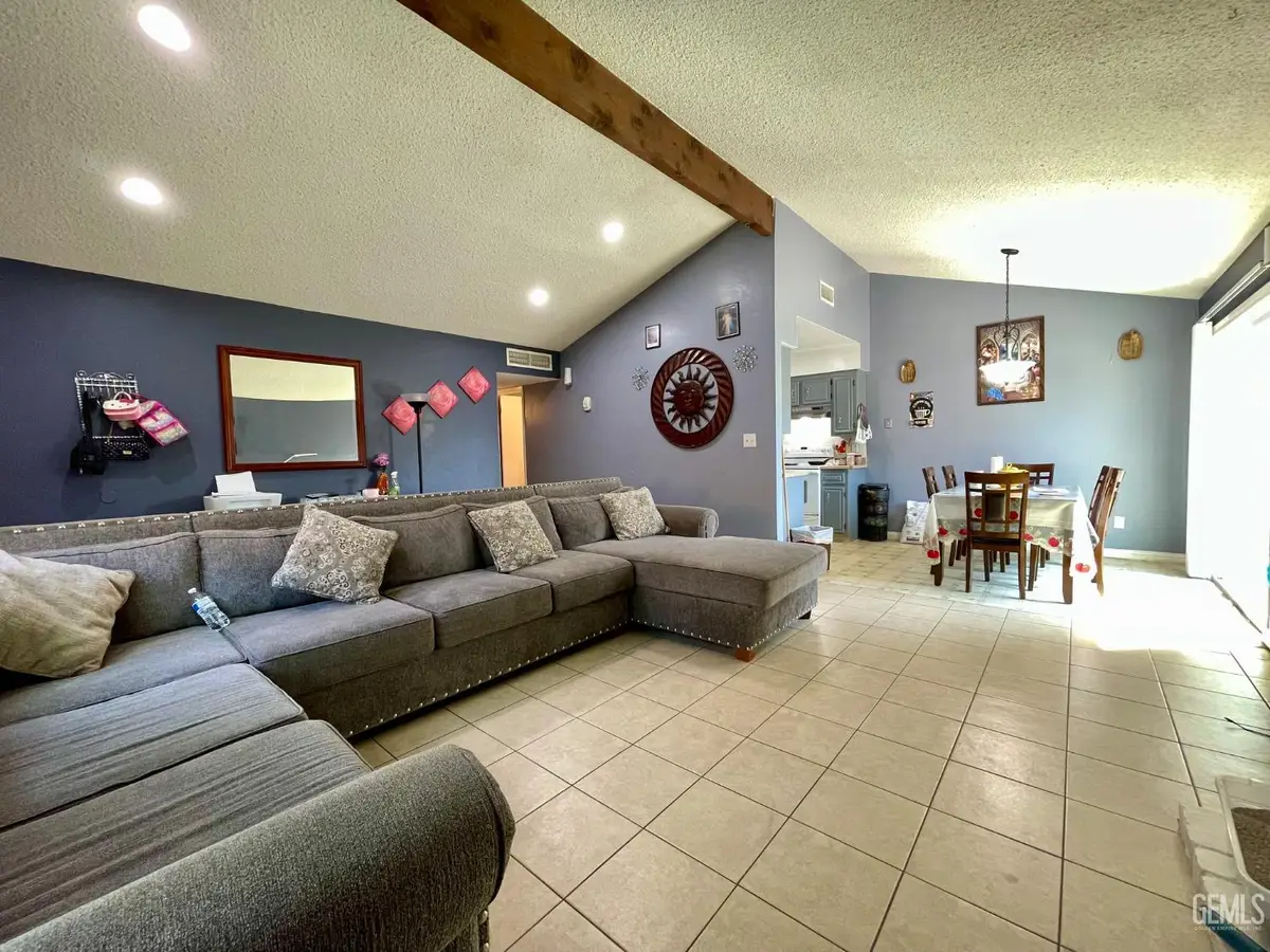 3201 PARKLAND COURT, Bakersfield, CA 93304 - Image #1