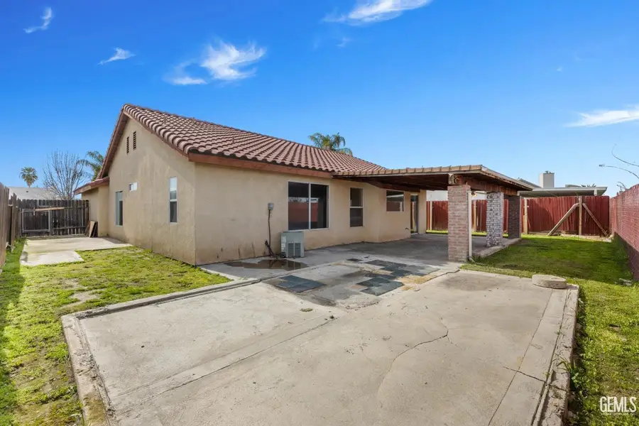 2114 FOXGLOVE COURT, Bakersfield, CA 93304 - Image #3