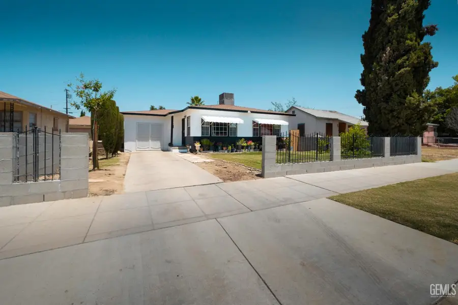 1222 E 18 TH ST, Bakersfield, CA 93305 - Image #2