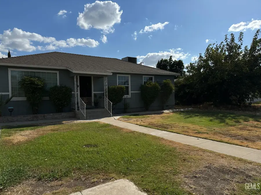 33 LOMA LINDA DRIVE, Bakersfield, CA 93305 - Image #2