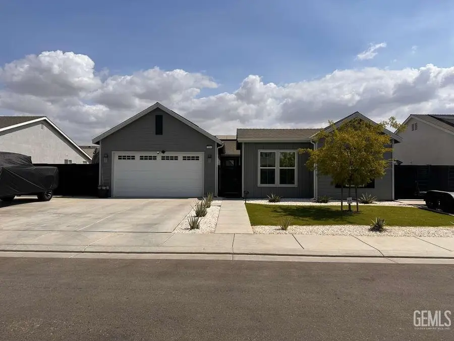 3204 BLUE CREEK LANE, Shafter, CA 93263 - Image #2