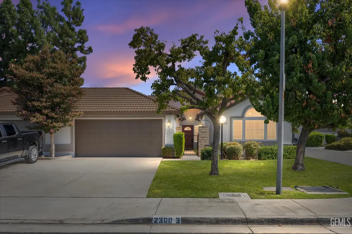 2300 MELBOURNE LANE #3, Bakersfield, CA 93309 - Image #1