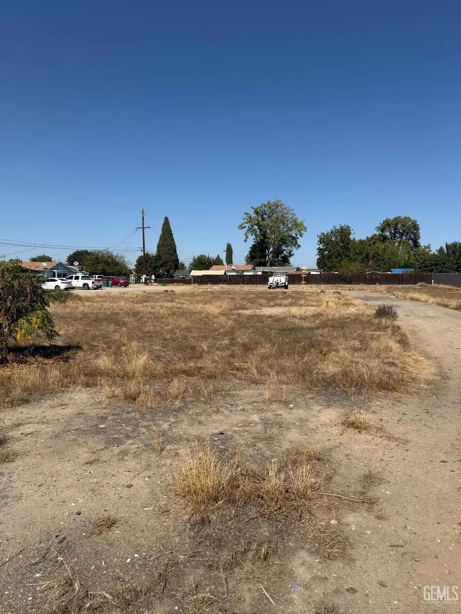 790 FRESNO AVENUE, Shafter, CA 93263 - #2