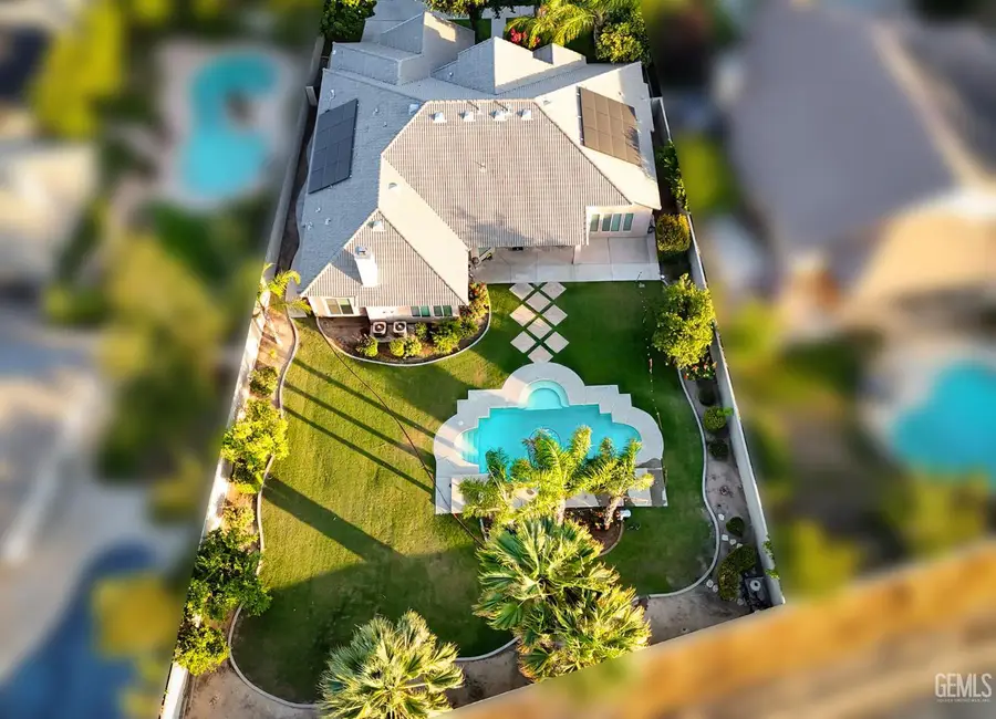 12504 CROWN CREST DRIVE, Bakersfield, CA 93311 - Image #3