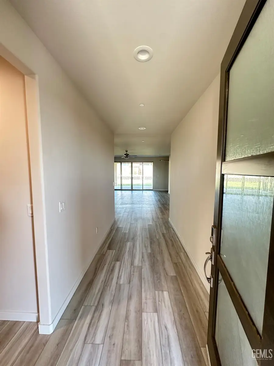 10012 FORT SANDERS AVENUE, Bakersfield, CA 93311 - Image #2