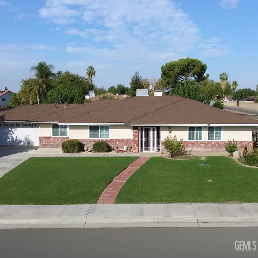 8901 TILLSON WAY, Bakersfield, CA 93307 - Image #2