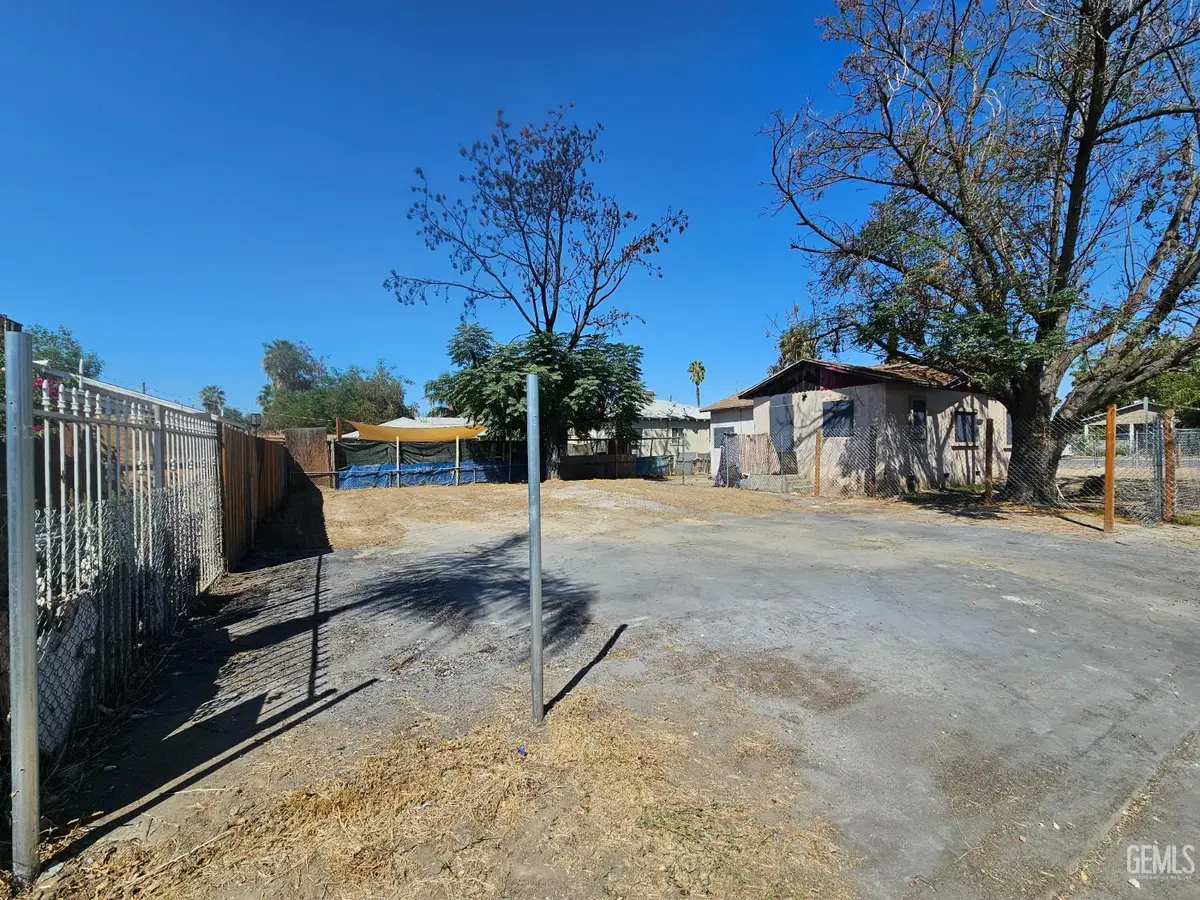 1314 WEST DRIVE, Bakersfield, CA 93305 - Image #1