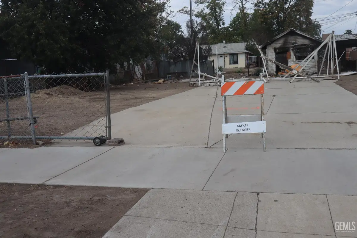 804 KENTUCKY STREET, Bakersfield, CA 93305 - Image #1